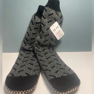 NWT Cozylook Men’s Slippers Socks Fleece Lining NonSkid Soles Winter Indoor Boot